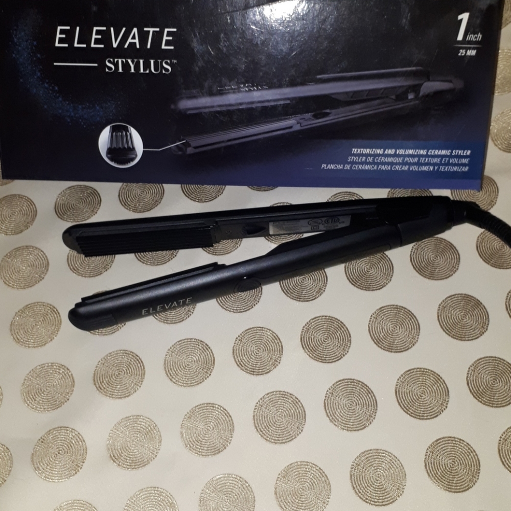 NWOT hair crimper